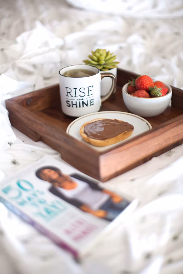 The 5AM Club Book Summary: How To Own Your Morning And Elevate Your Life