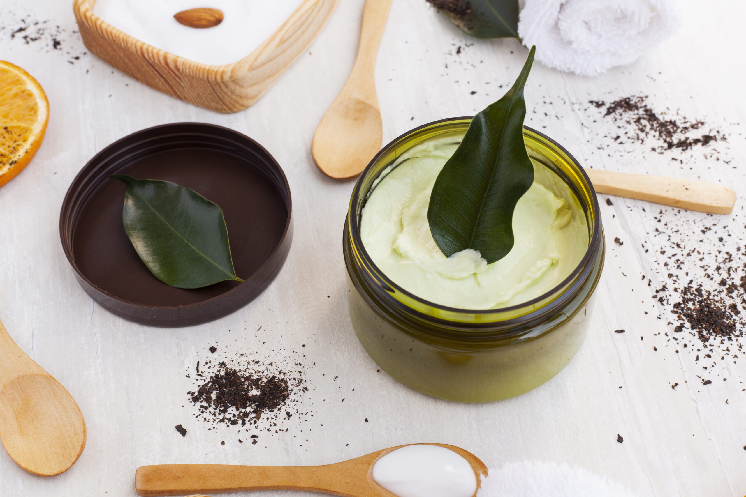 Wat Wax for Smooth Skin: How This Natural Method Outshines Traditional Waxing